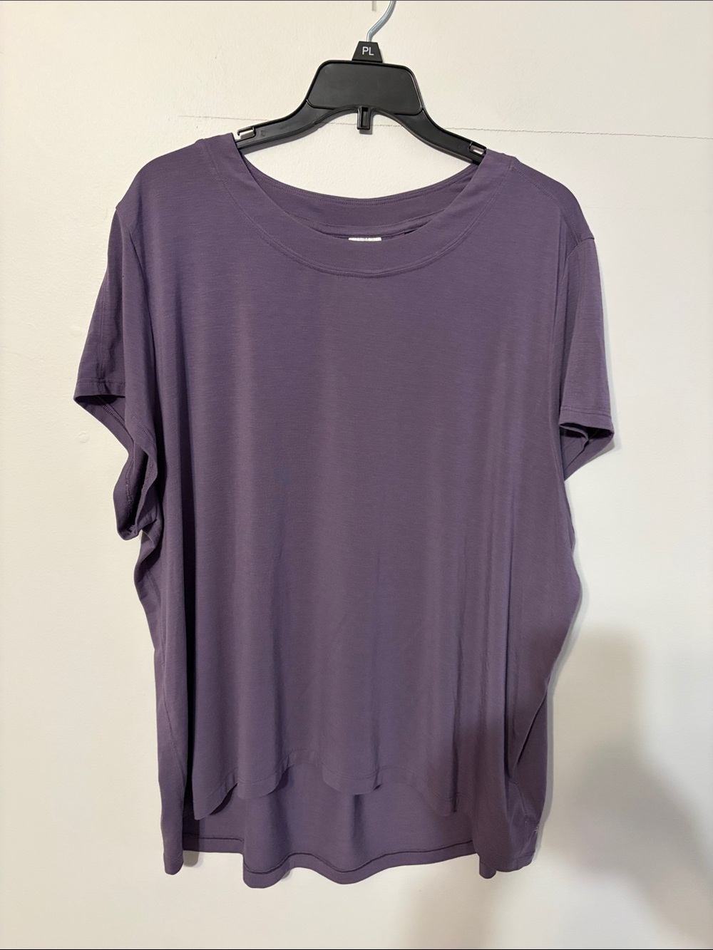 Athleta Relaxed Short Sleeve Tee - Lavender Plum. Large. EUC.